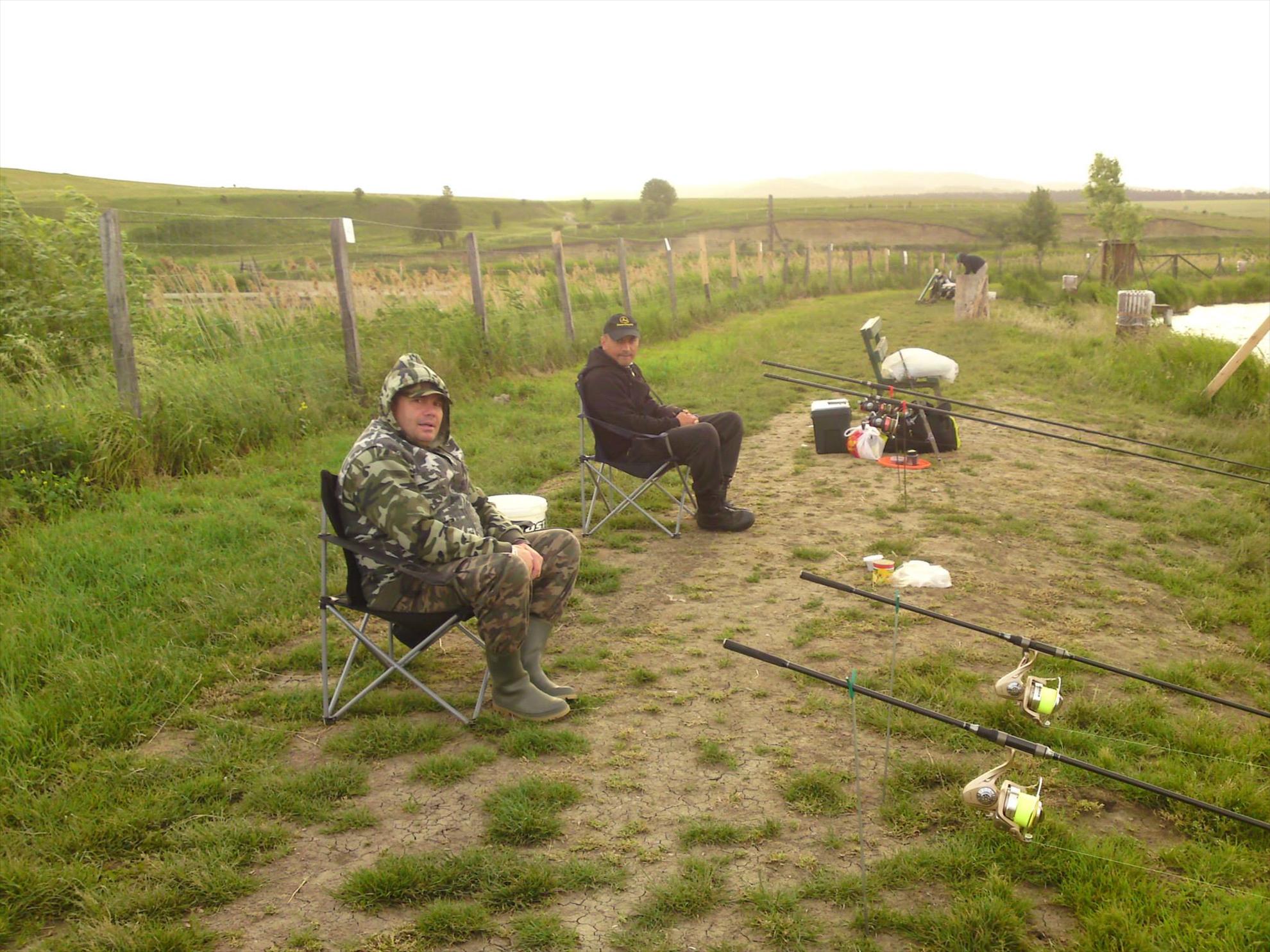 pescuit la sanpaul harghita cu colegii - 9766855951171105214211449281671o.jpg